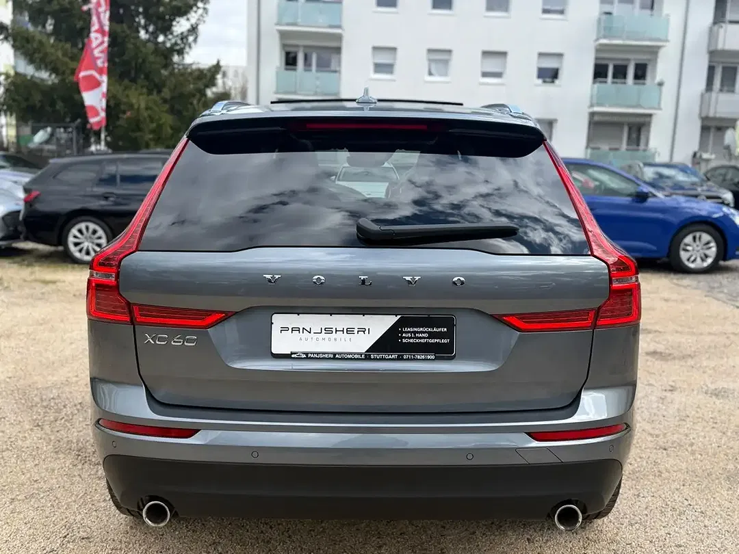 Volvo XC60 Momentum Pro - Thumbnail 3