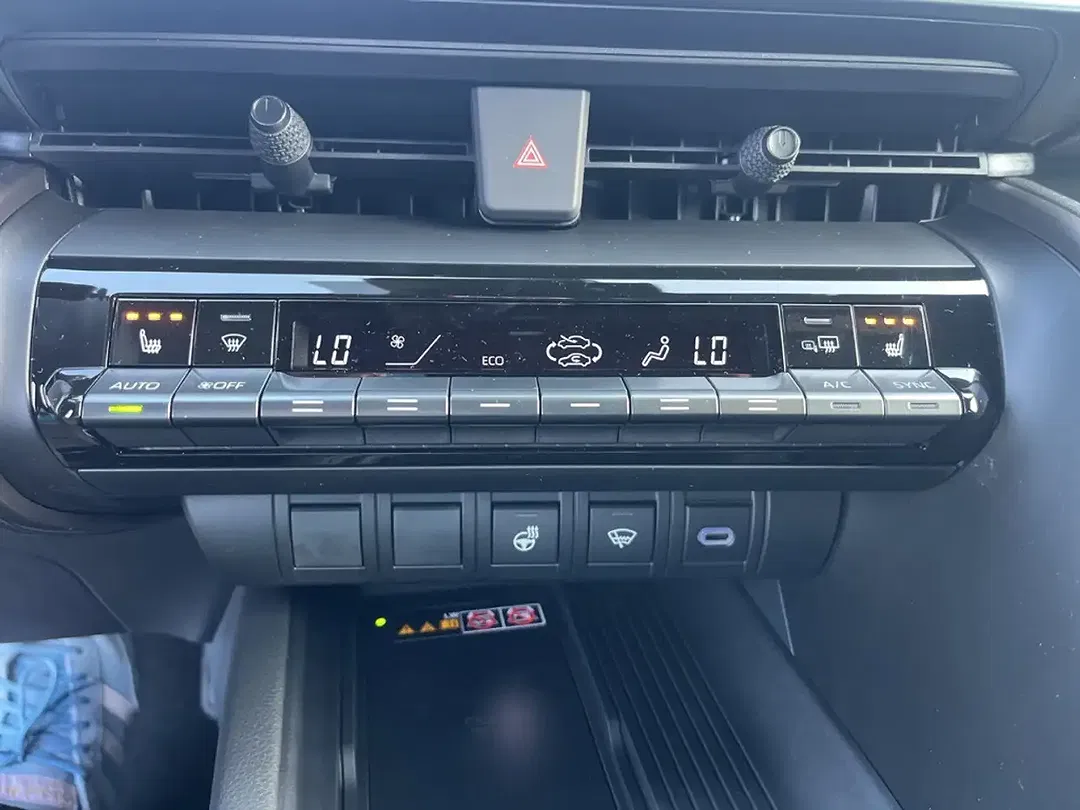 Toyota C-HR PHEV Teamplayer - Thumbnail 15