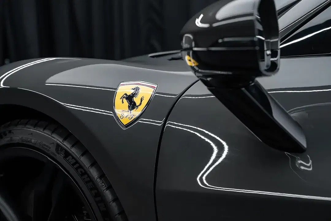 Ferrari 296 GTS Scuderia - Thumbnail 9