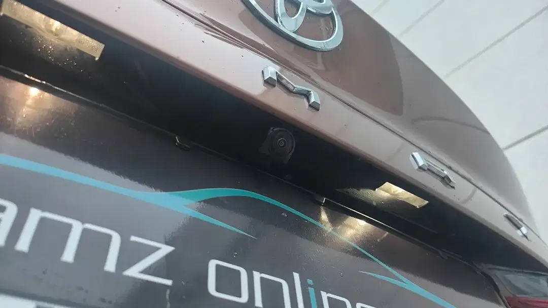 Toyota Camry Hybrid Prestige - Thumbnail 8