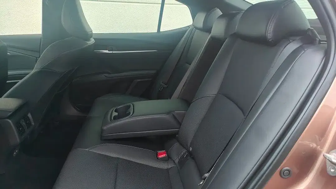 Toyota Camry Hybrid Prestige - Thumbnail 9