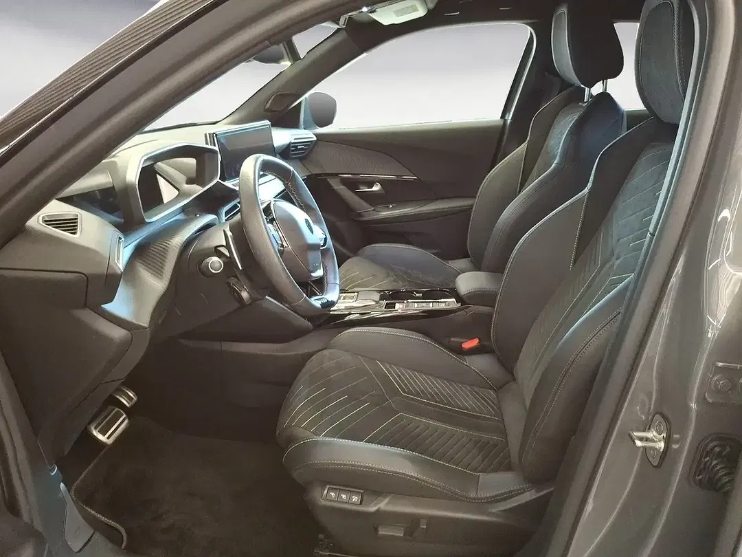 Peugeot 2008 130 PureTech EAT8 GT - Thumbnail 9