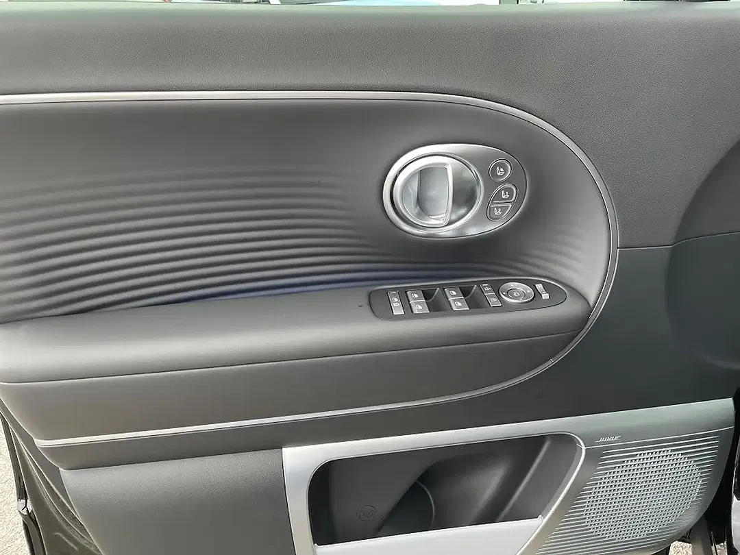 Hyundai IONIQ 9 - Thumbnail 12