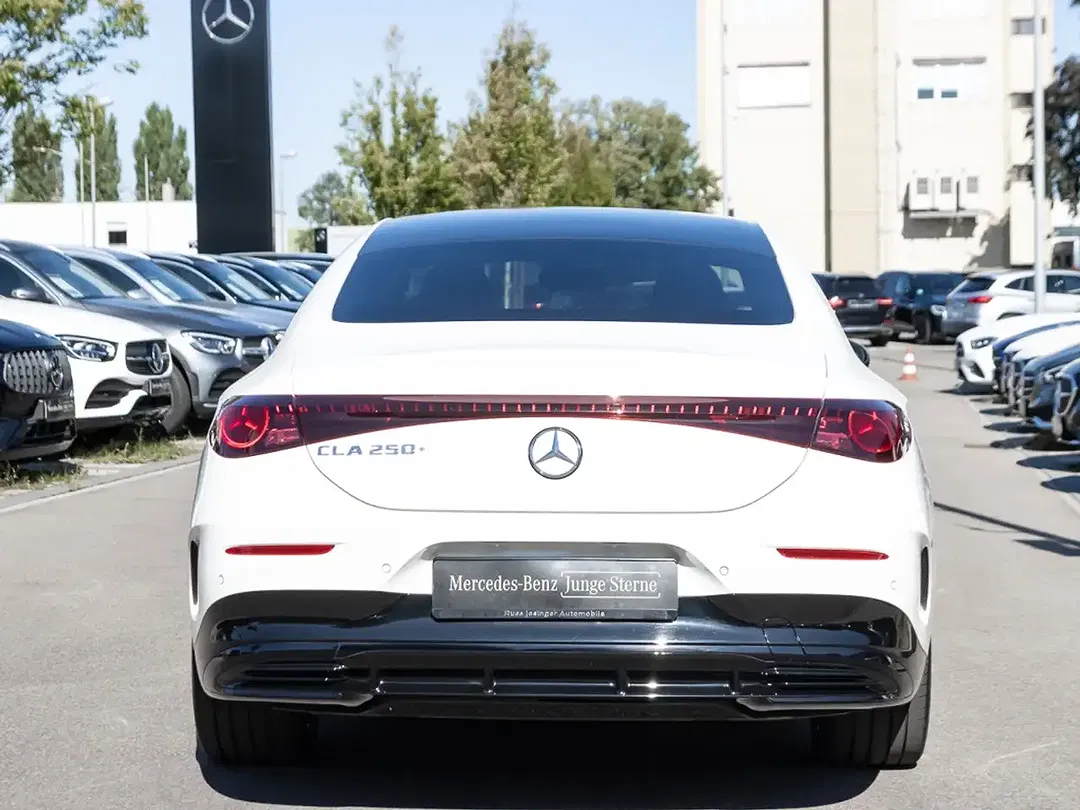 Mercedes-Benz CLA 250 AMG Line - Thumbnail 5