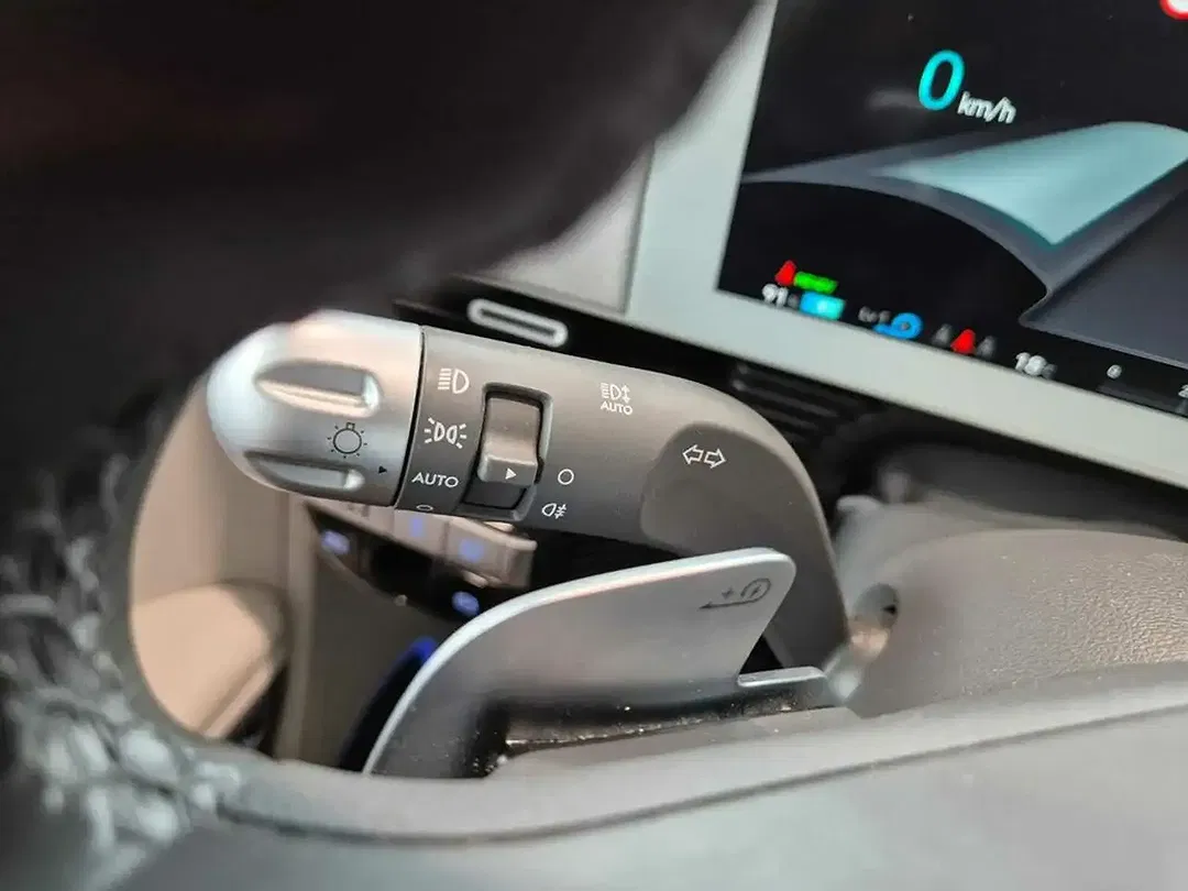 Hyundai IONIQ 5 - Thumbnail 13