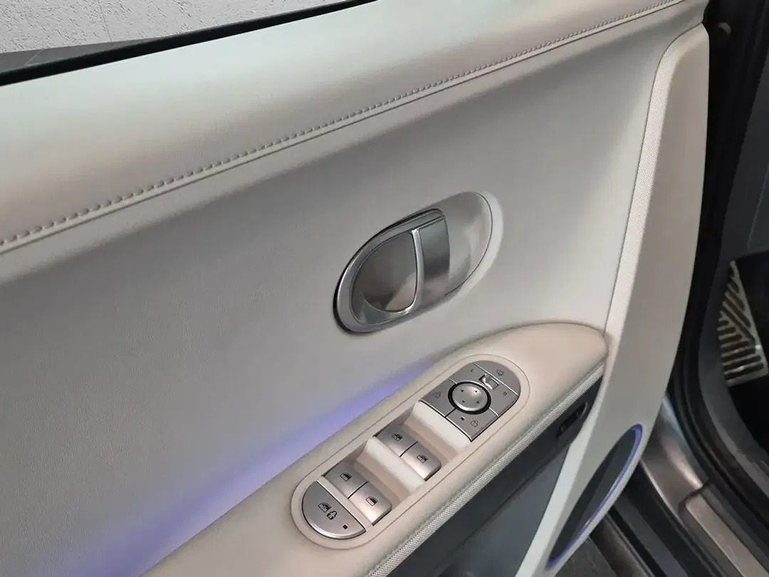 Hyundai IONIQ 5 - Thumbnail 8