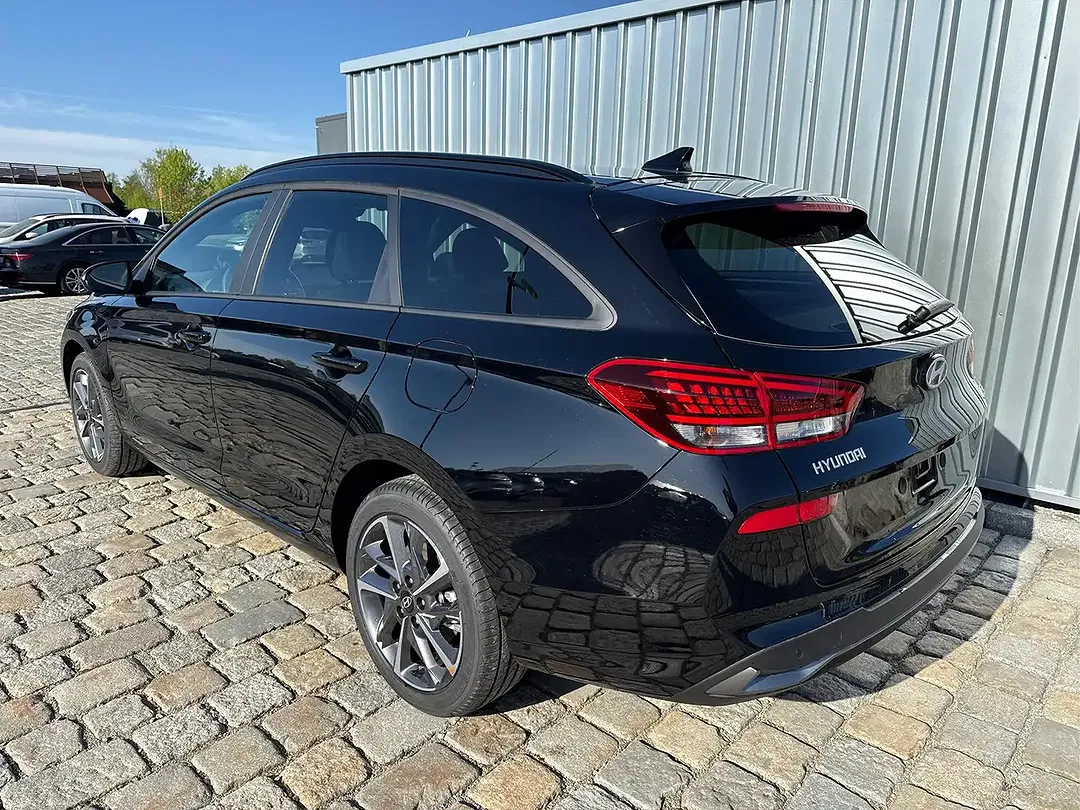 Hyundai i30 1.5 T-GDI MHEV DCT cw GO Plus - Thumbnail 4