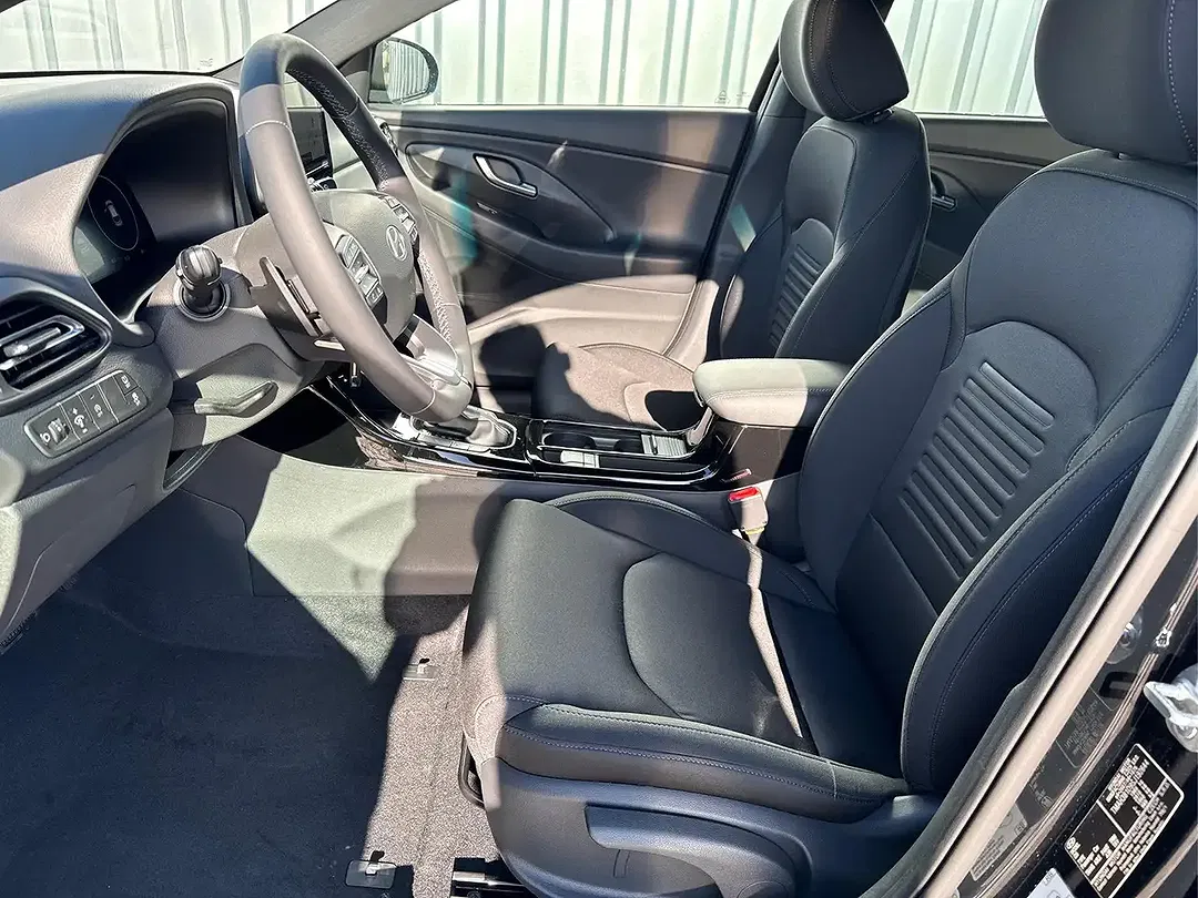 Hyundai i30 1.5 T-GDI MHEV DCT cw GO Plus - Thumbnail 9