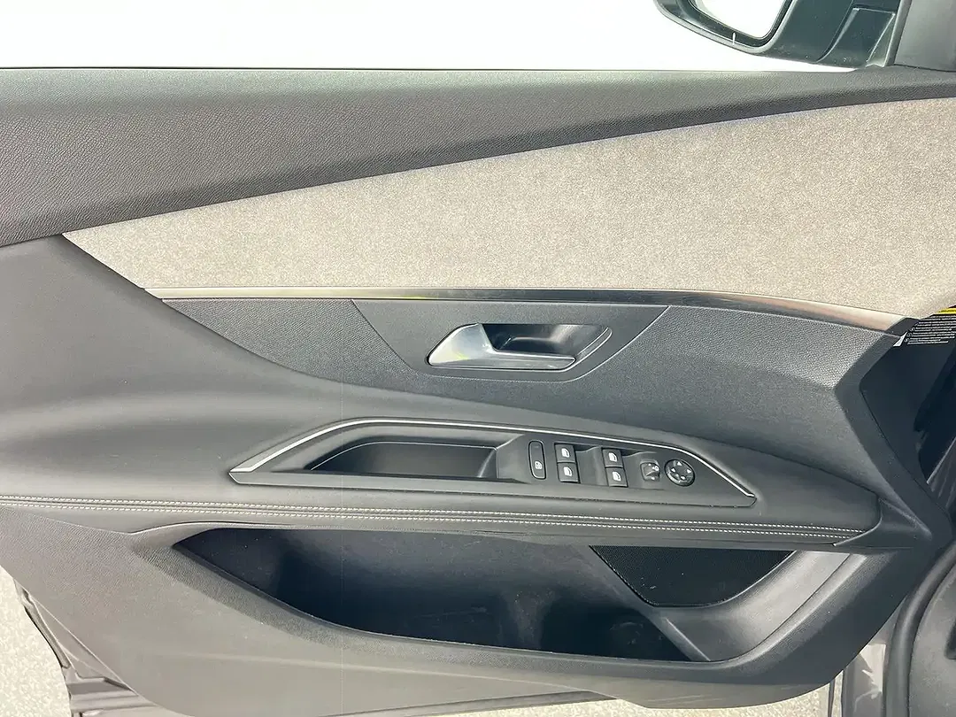 Peugeot 3008 GT - Thumbnail 11