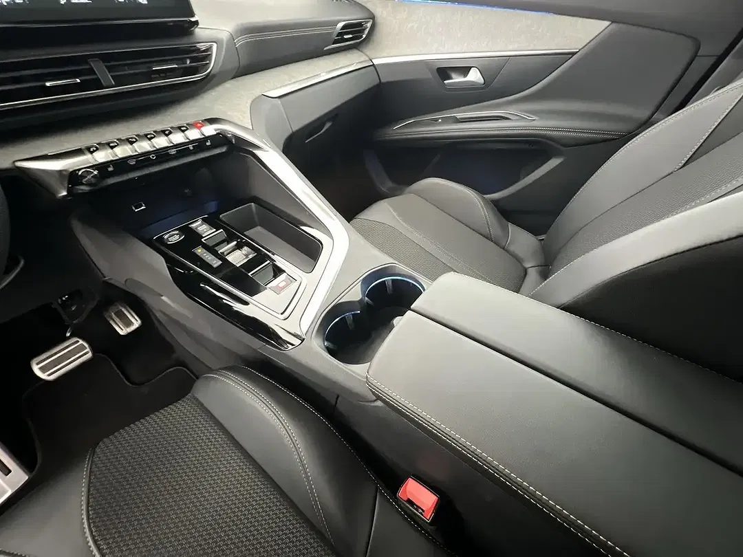 Peugeot 3008 GT - Thumbnail 14