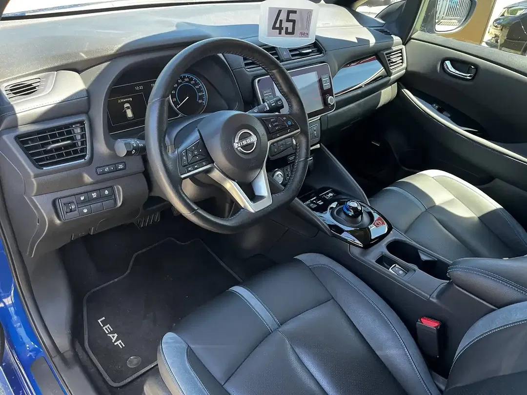 Nissan Leaf Tekna - Thumbnail 6