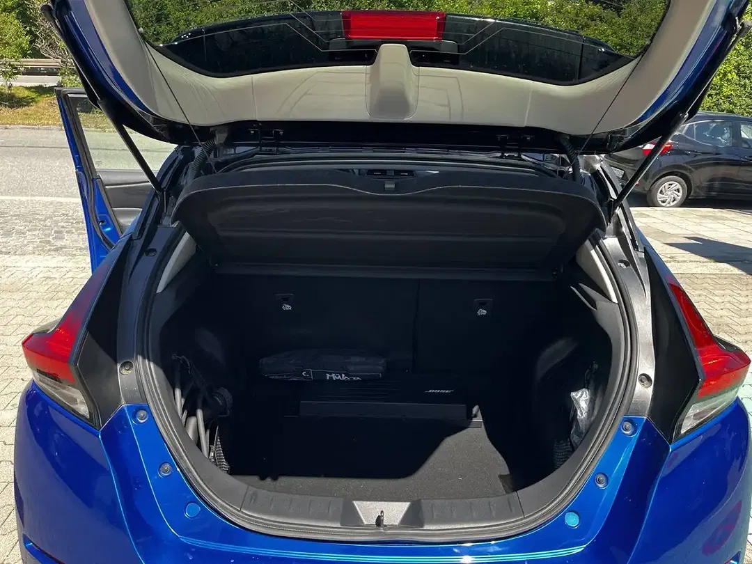 Nissan Leaf Tekna - Thumbnail 8