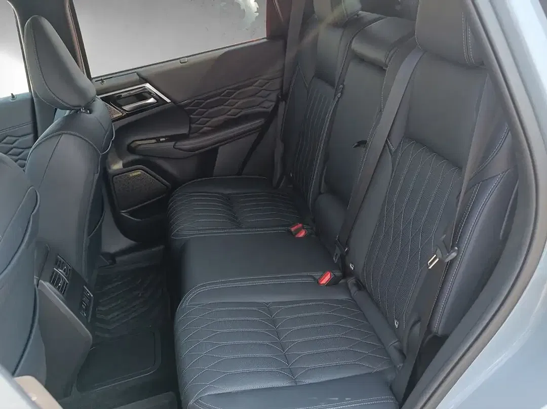 Mitsubishi Outlander 2.4 PHEV S-AWC - Thumbnail 10