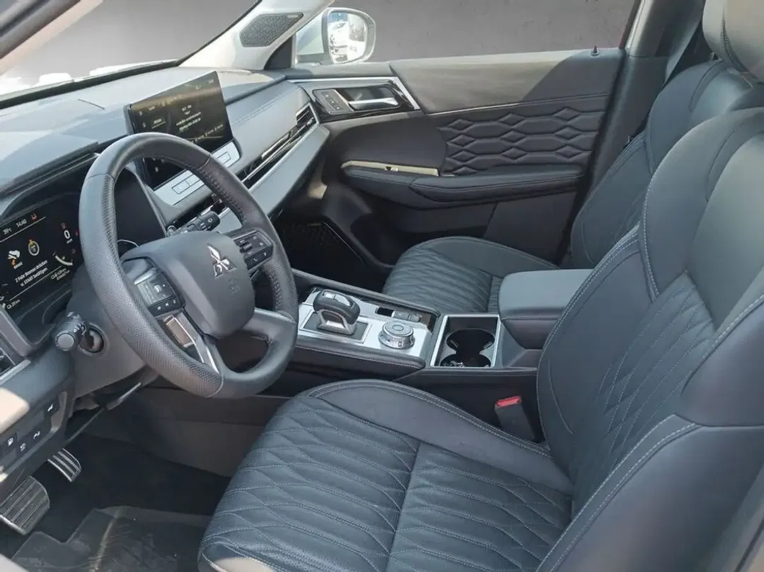 Mitsubishi Outlander 2.4 PHEV S-AWC - Thumbnail 9