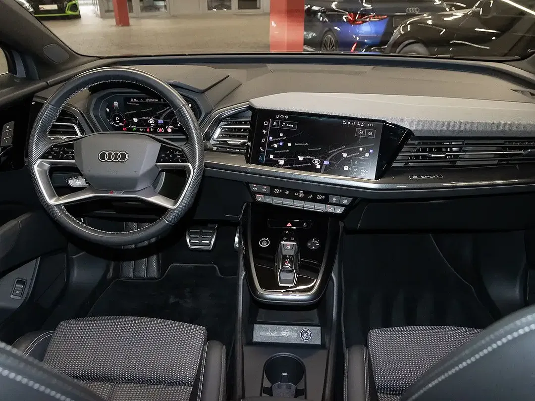 Audi Q4 e-tron 40 S line - Thumbnail 11