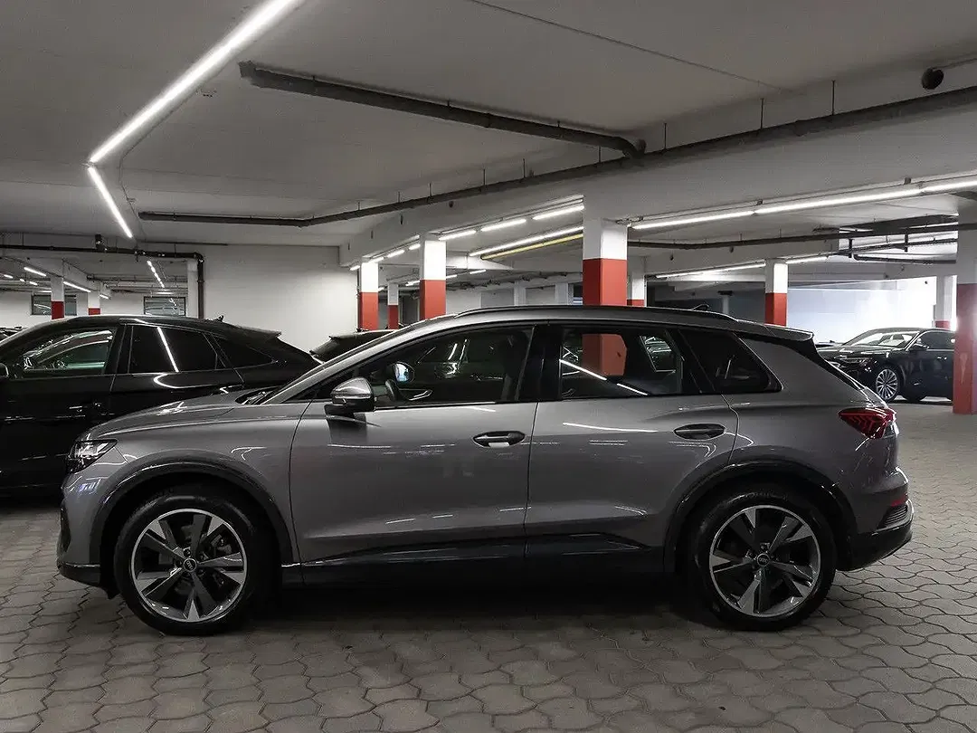 Audi Q4 e-tron 40 S line - Thumbnail 2