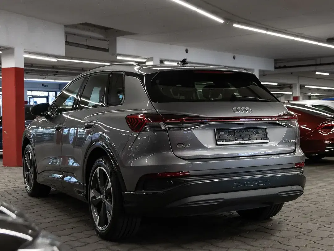 Audi Q4 e-tron 40 S line - Thumbnail 3