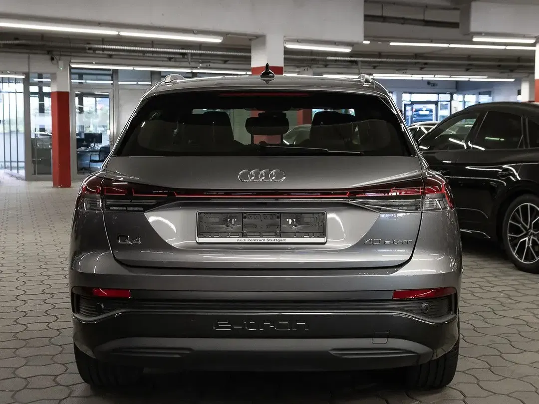 Audi Q4 e-tron 40 S line - Thumbnail 4