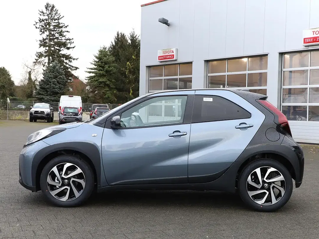 Toyota Aygo X Teamplayer - Thumbnail 3