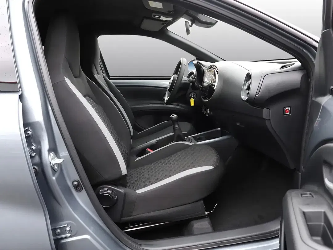 Toyota Aygo X Teamplayer - Thumbnail 6