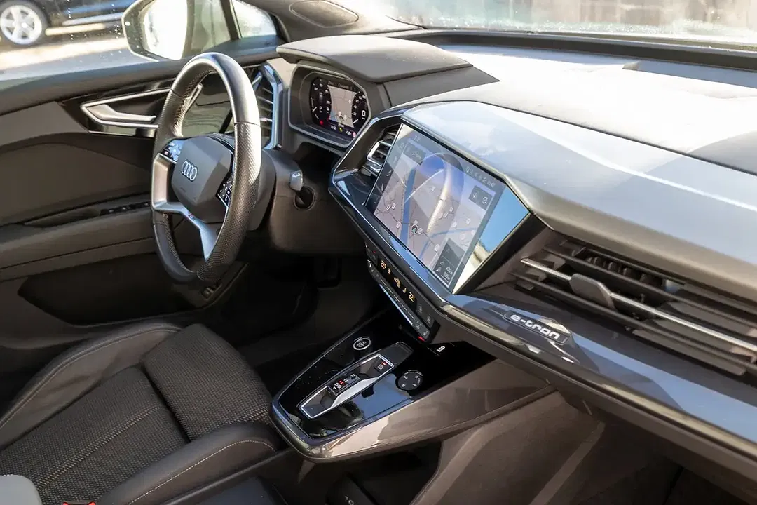 Audi Q4 e-tron 35 S line - Thumbnail 10