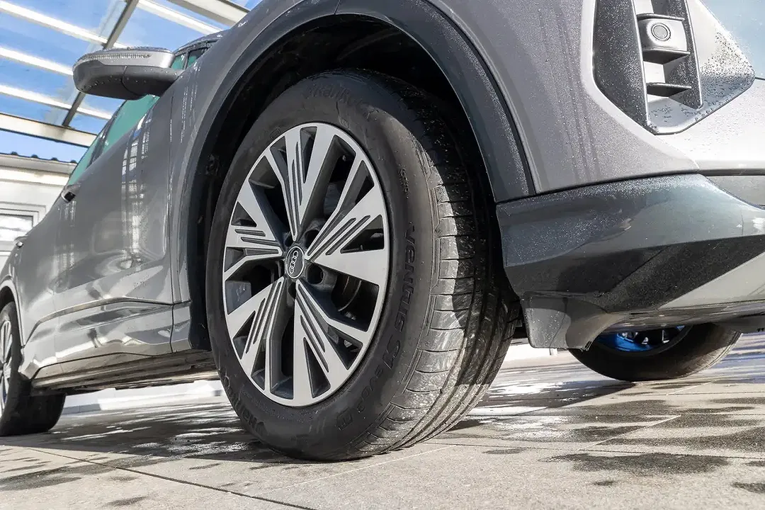 Audi Q4 e-tron 35 S line - Thumbnail 5