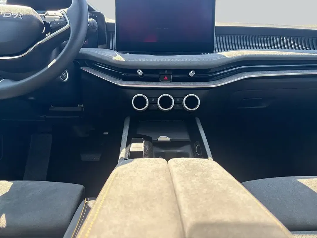 Skoda Superb 2.0 TDI DSG Combi Selection - Thumbnail 14