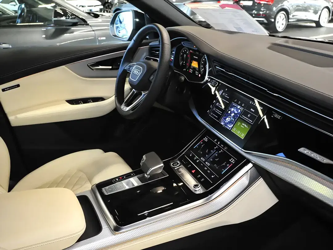 Audi Q8 60 TFSI e quattro Matrix LED S line - Thumbnail 4