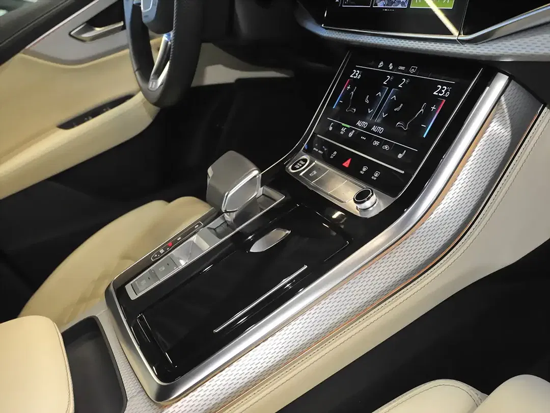 Audi Q8 60 TFSI e quattro Matrix LED S line - Thumbnail 5