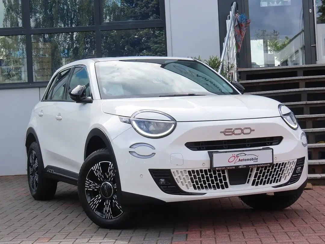 Fiat 600 1.2 Hybrid - Afbeelding 1
