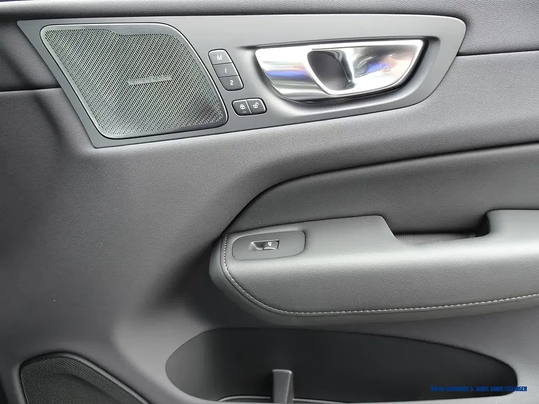 Volvo XC60 T6 AWD Plus Dark - Thumbnail 11