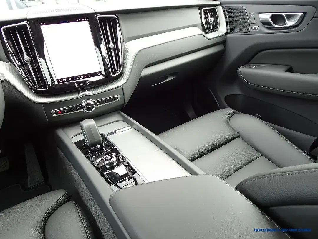 Volvo XC60 T6 AWD Plus Dark - foto 15