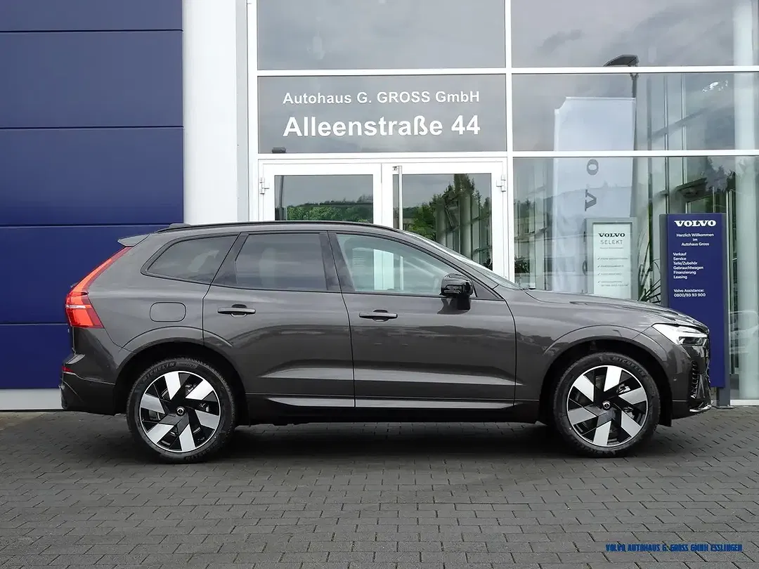 Volvo XC60 T6 AWD Plus Dark - Thumbnail 3