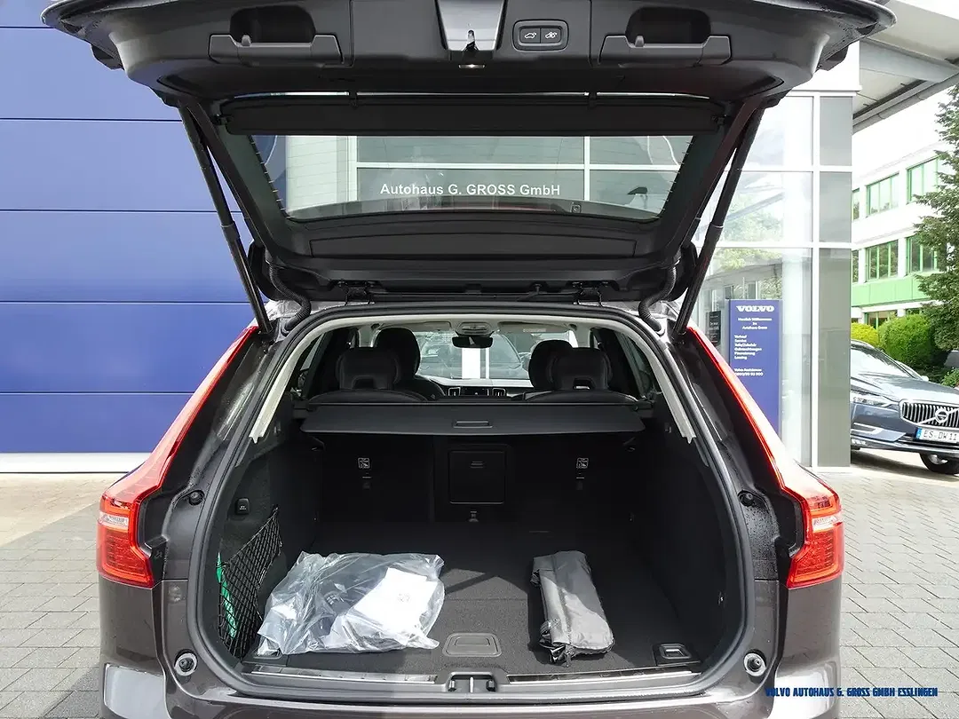 Volvo XC60 T6 AWD Plus Dark - Thumbnail 6