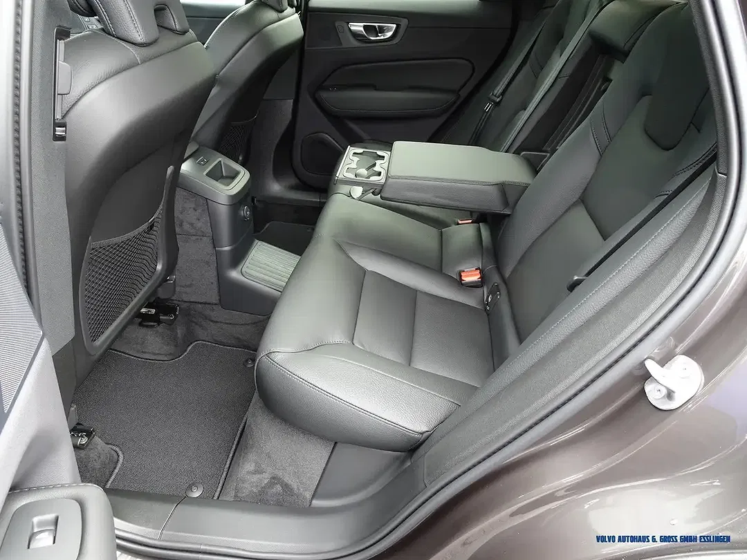 Volvo XC60 T6 AWD Plus Dark - Thumbnail 9