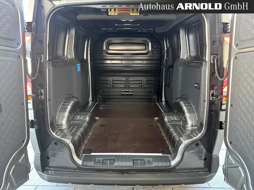Kia PV5 Cargo - Thumbnail 14