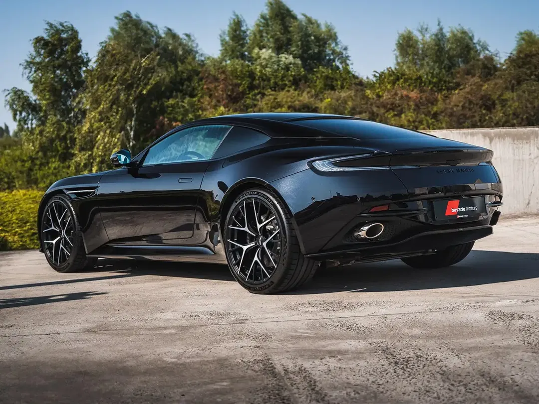 Aston Martin DB12 V8 - Thumbnail 11