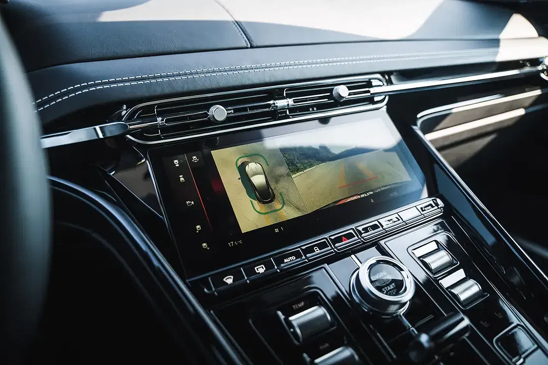 Aston Martin DB12 V8 - foto 15