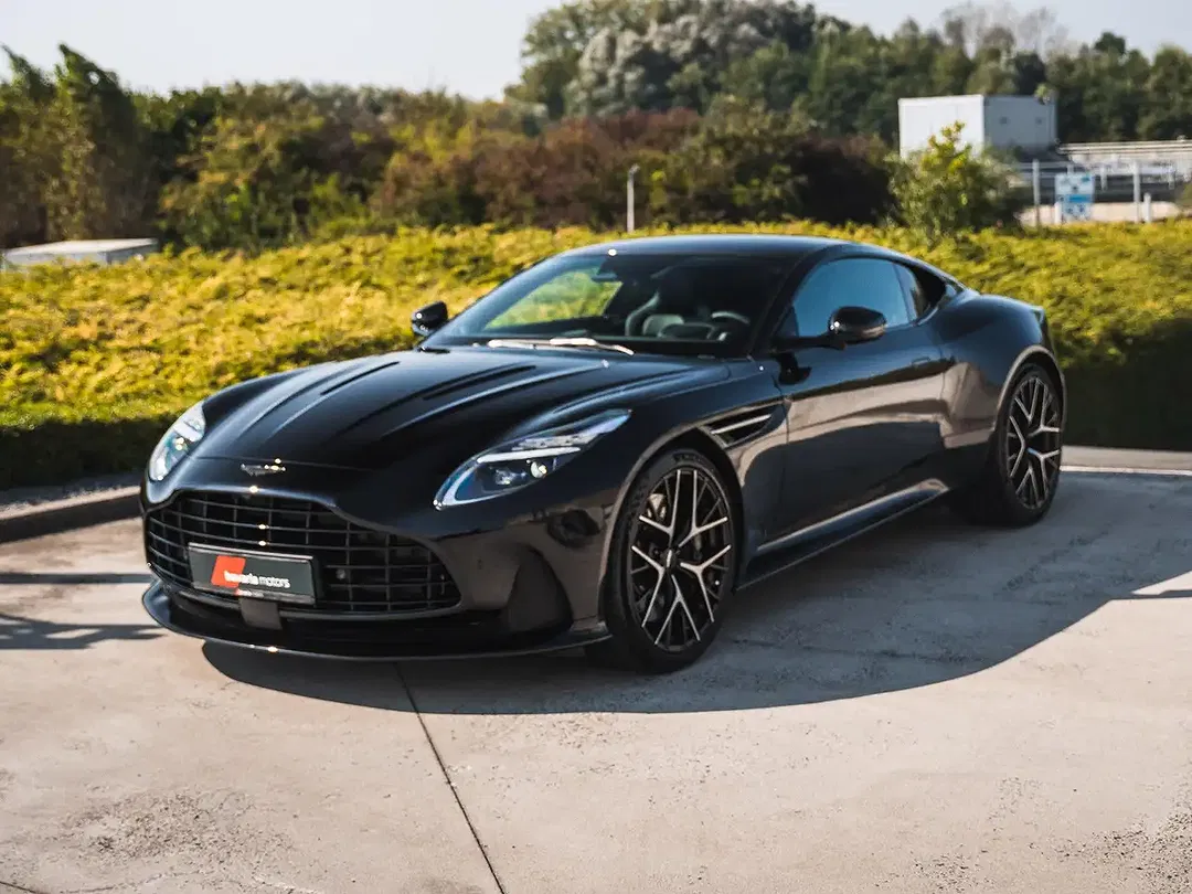 Aston Martin DB12 V8 - Thumbnail 3