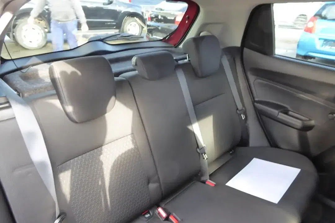 Suzuki Swift Hybrid 1.2 Dualjet Comfort - foto 14