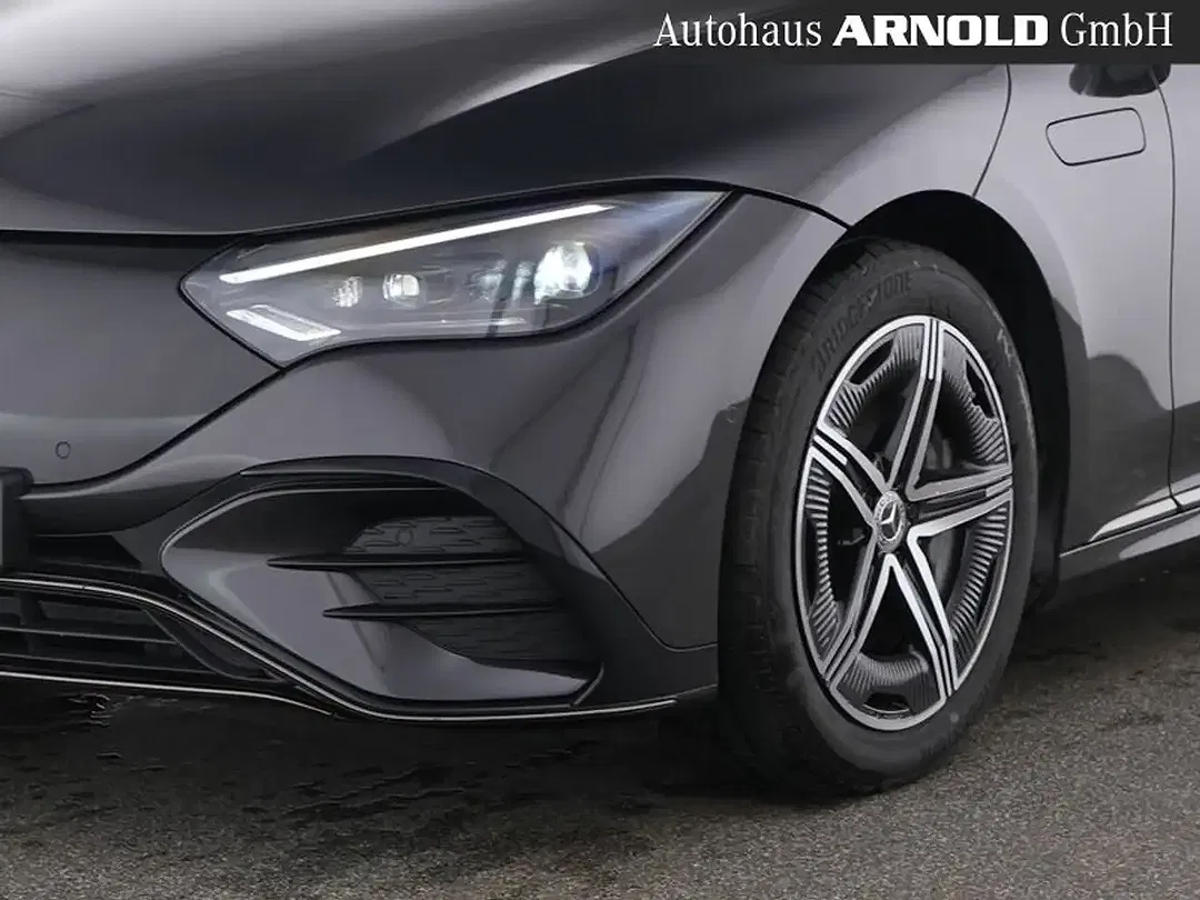 Mercedes-Benz EQE 350 AMG Line Night - Thumbnail 3