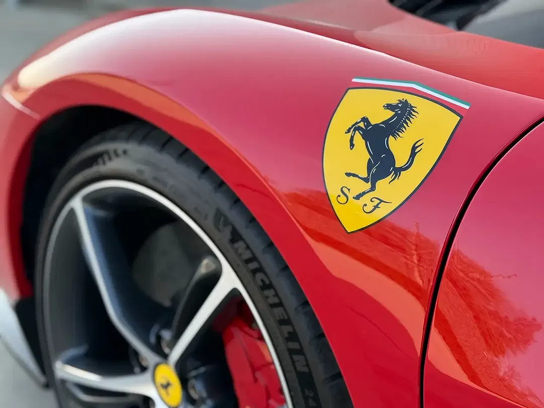 Ferrari 296 GTS - Thumbnail 11