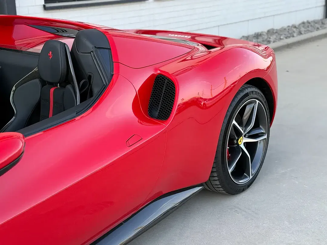 Ferrari 296 GTS - Thumbnail 13