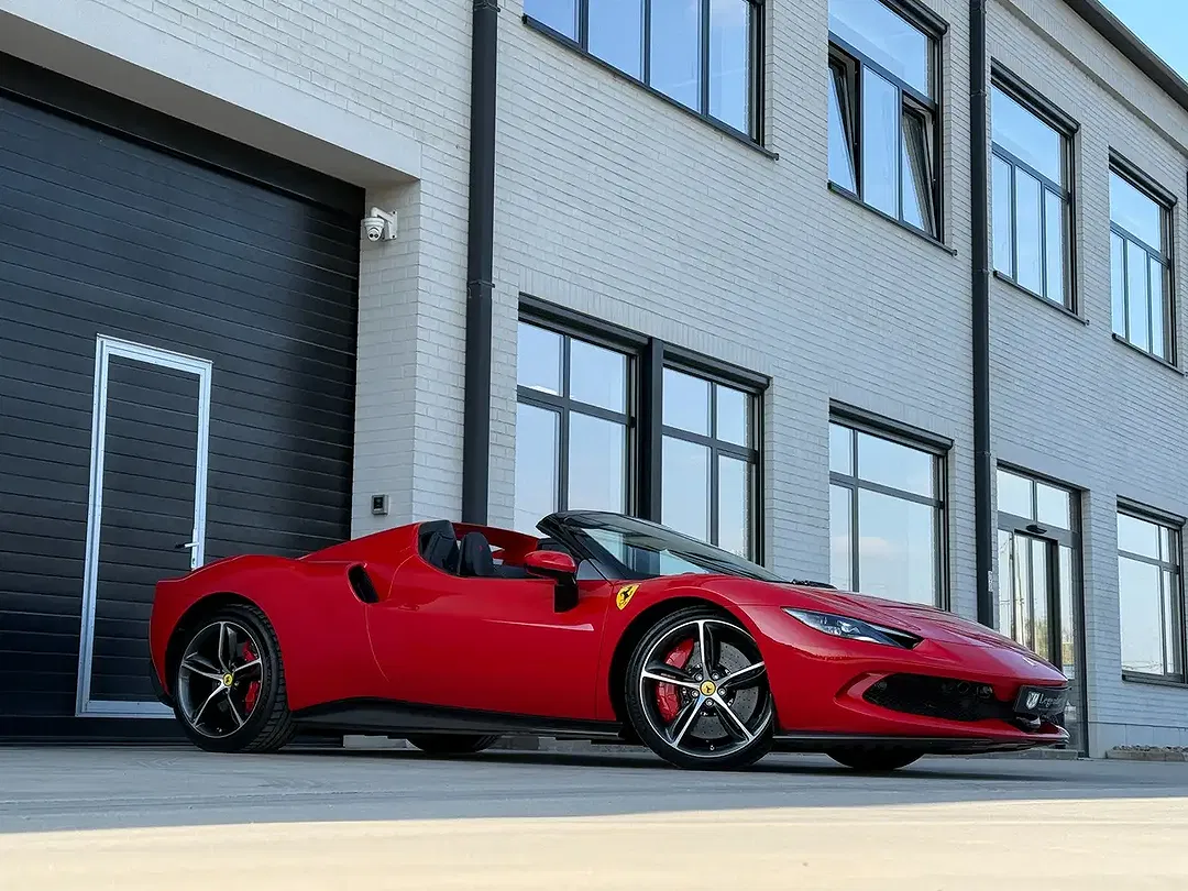 Ferrari 296 GTS - foto 2