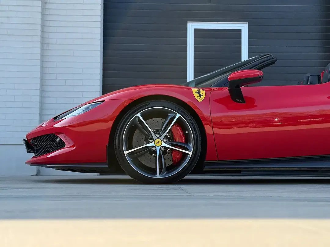 Ferrari 296 GTS - Thumbnail 9