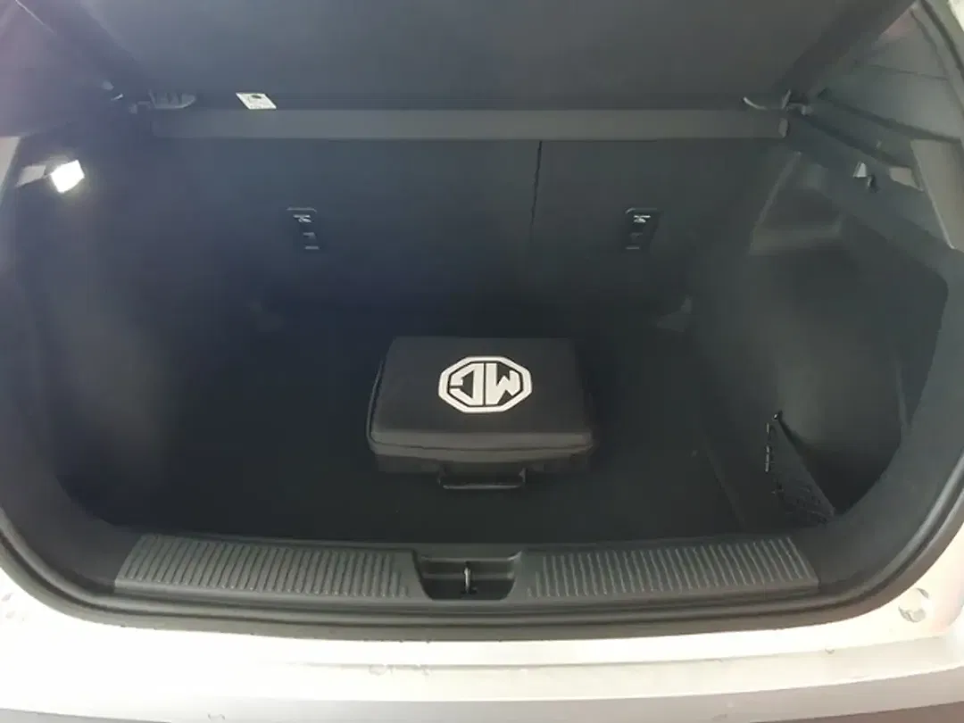 MG MG4 EV Standard - Thumbnail 8