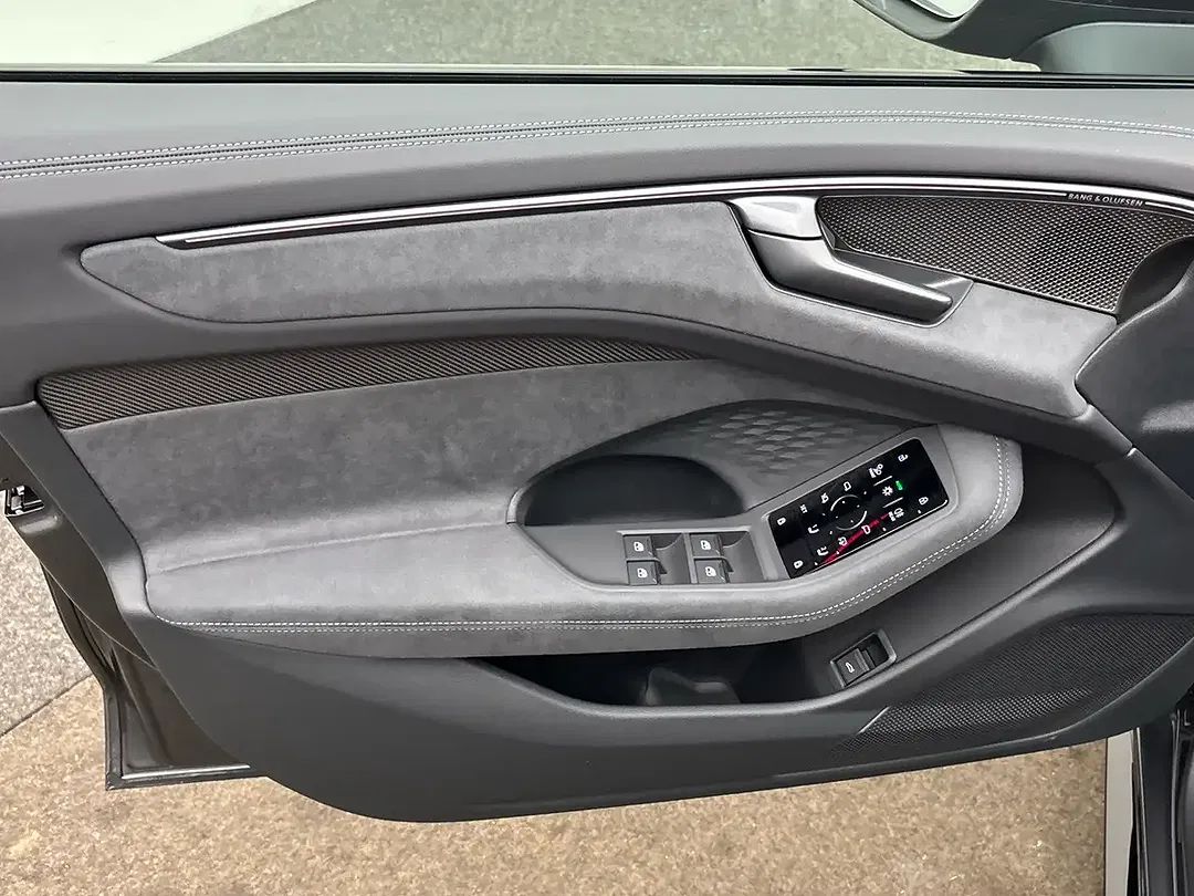 Audi A6 TDI quattro Avant - Thumbnail 11