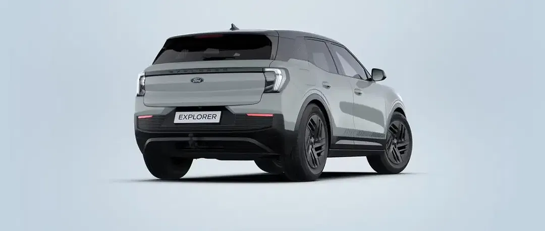 Ford Explorer 4x4 - Thumbnail 3