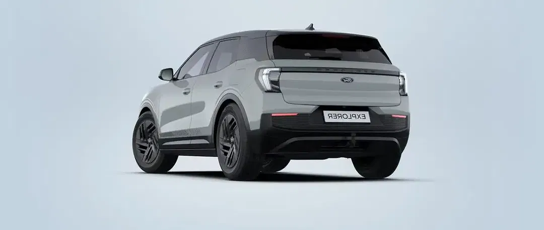 Ford Explorer 4x4 - Thumbnail 5