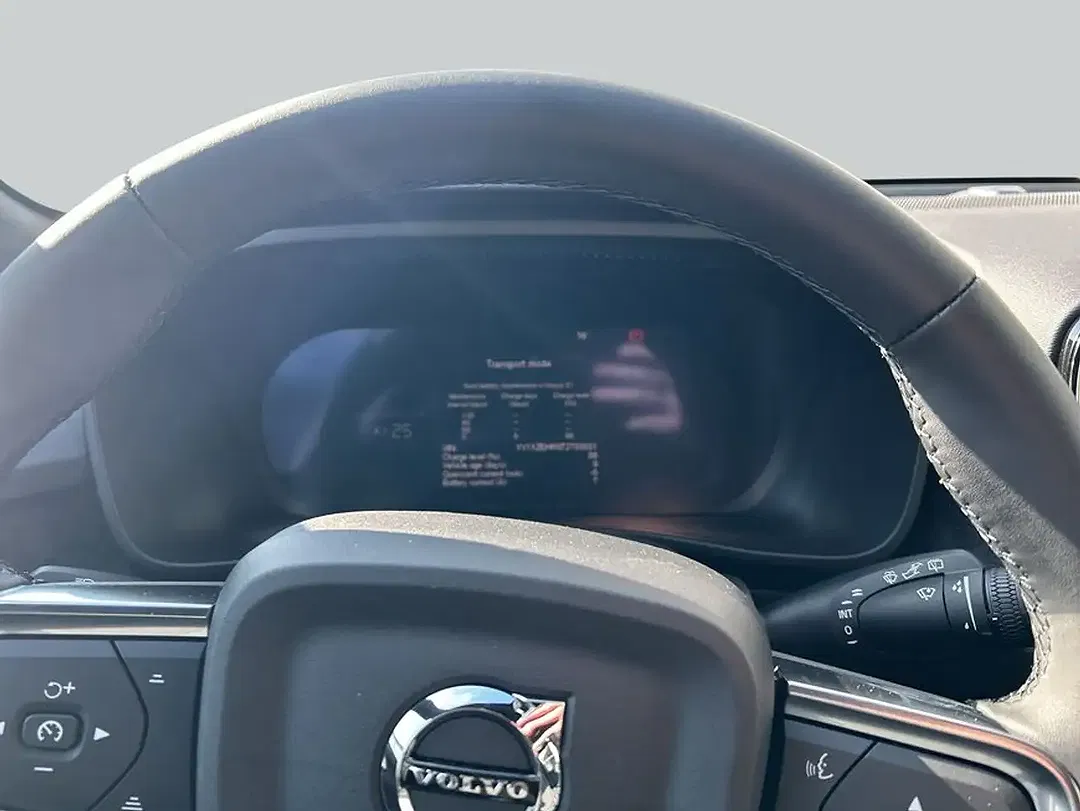 Volvo EX40 EV Extended Range - Thumbnail 13
